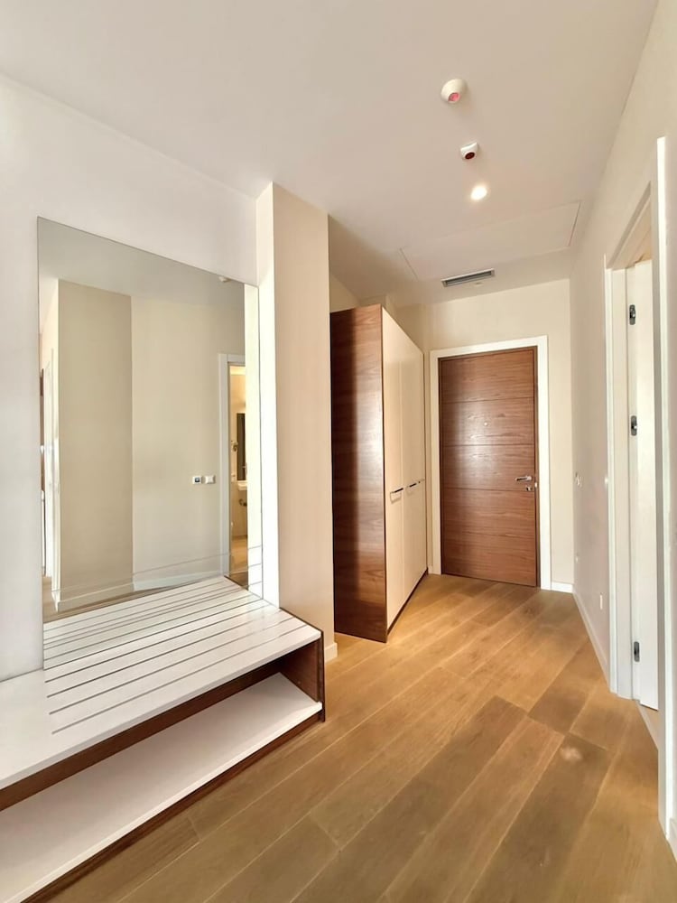 Condo Studio Plaza