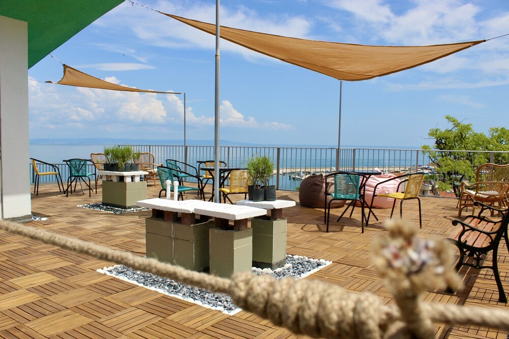 SUNSET ART HOTEL