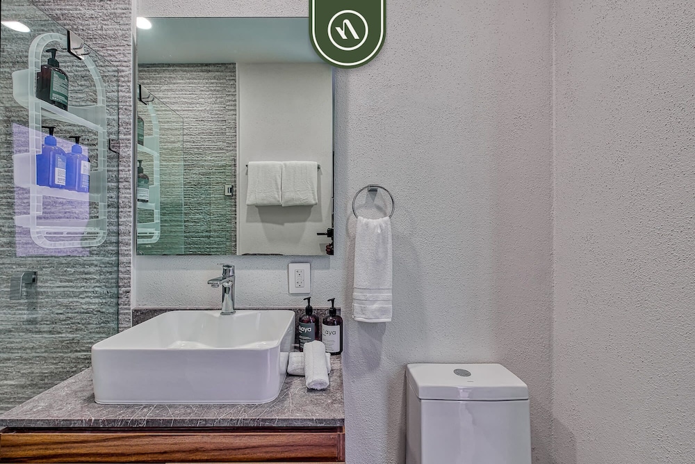 2BR Condo With Private Balcony - Padel Court