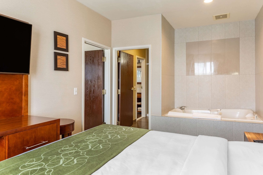 Dover Vacations - Comfort Suites Dover - Property Image 40