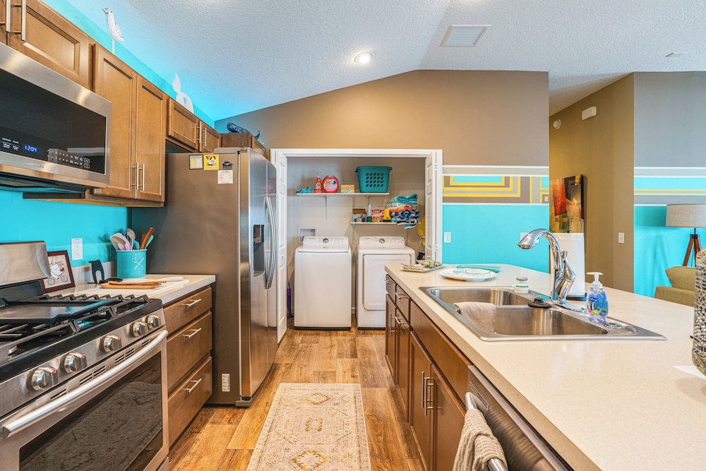 Pool & Golf Access: Vibrant Home in The Villages!