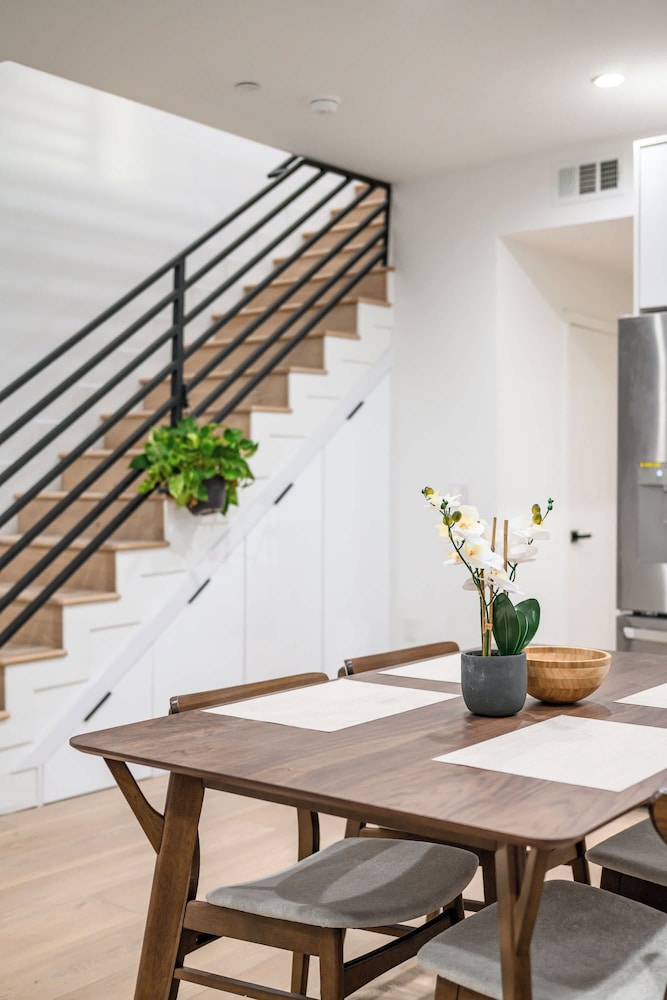 Not Affected by the Fire/modern 5BR Home With Parking, Near LA Attractions #4