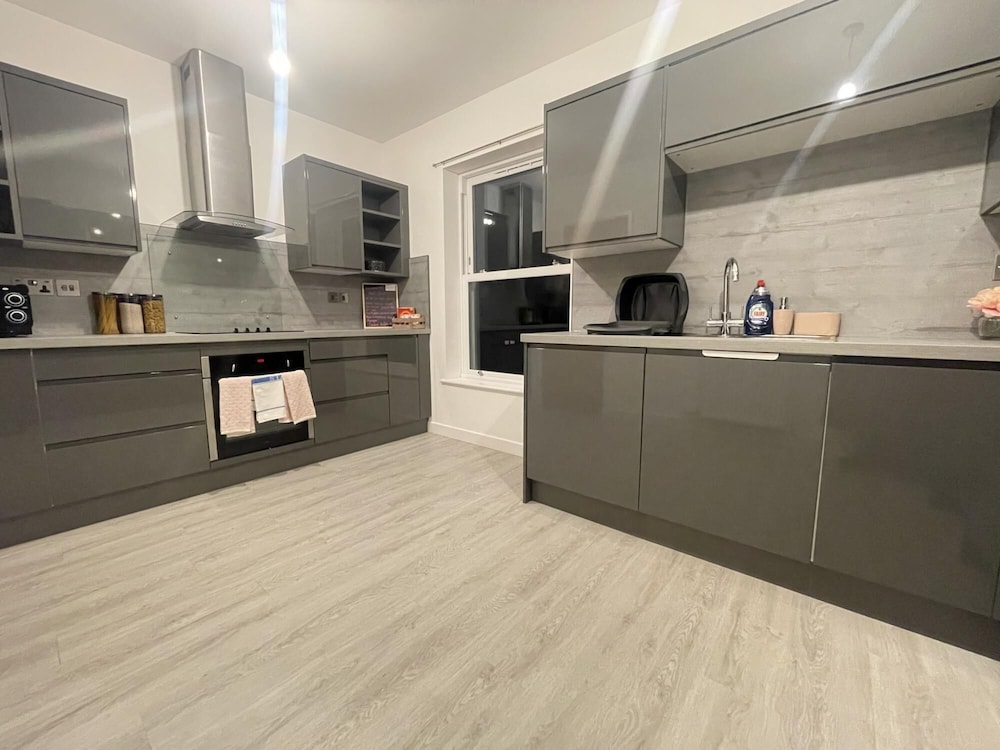 Quartz Apartment in Cambridge view 2