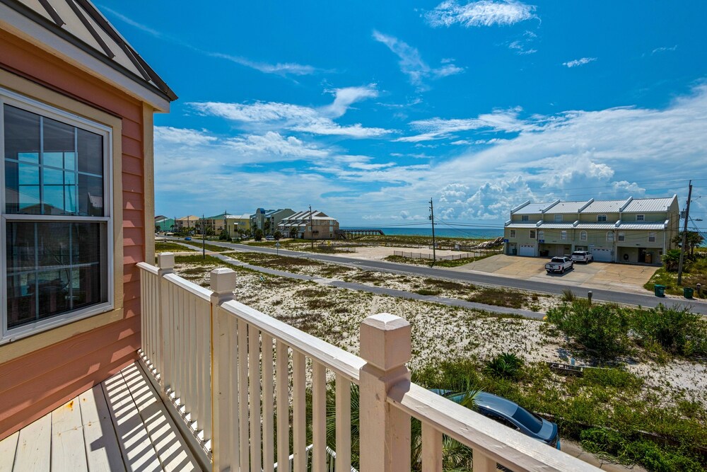 Sea La Vie 2 Bedroom Townhouse by RedAwning