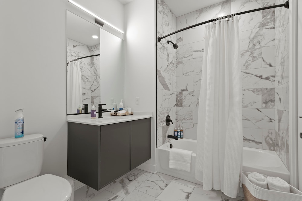 Fulton Market Penthouse 4BR Family Fun Views