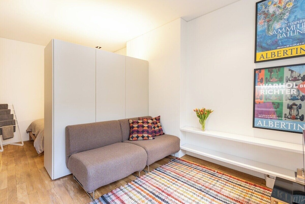 Modern Central Private Flat view 3