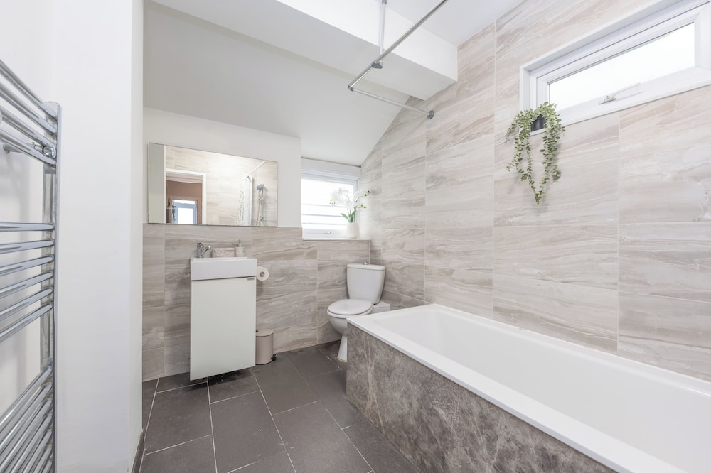Rochester Retreat - Charming 3 Bedroom House