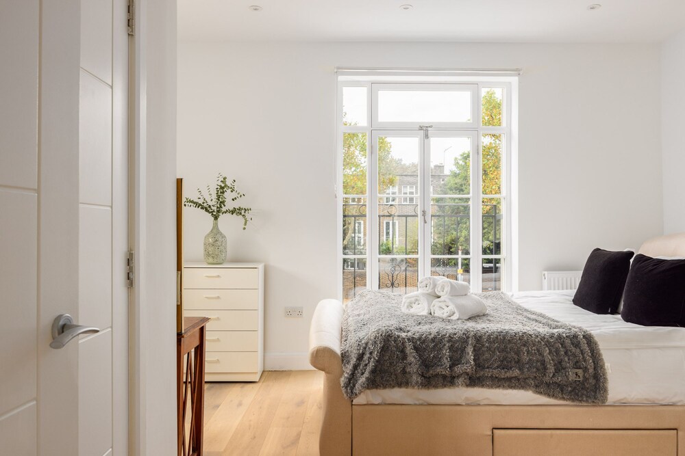 Picktheplace Kensington Lux Apartments
