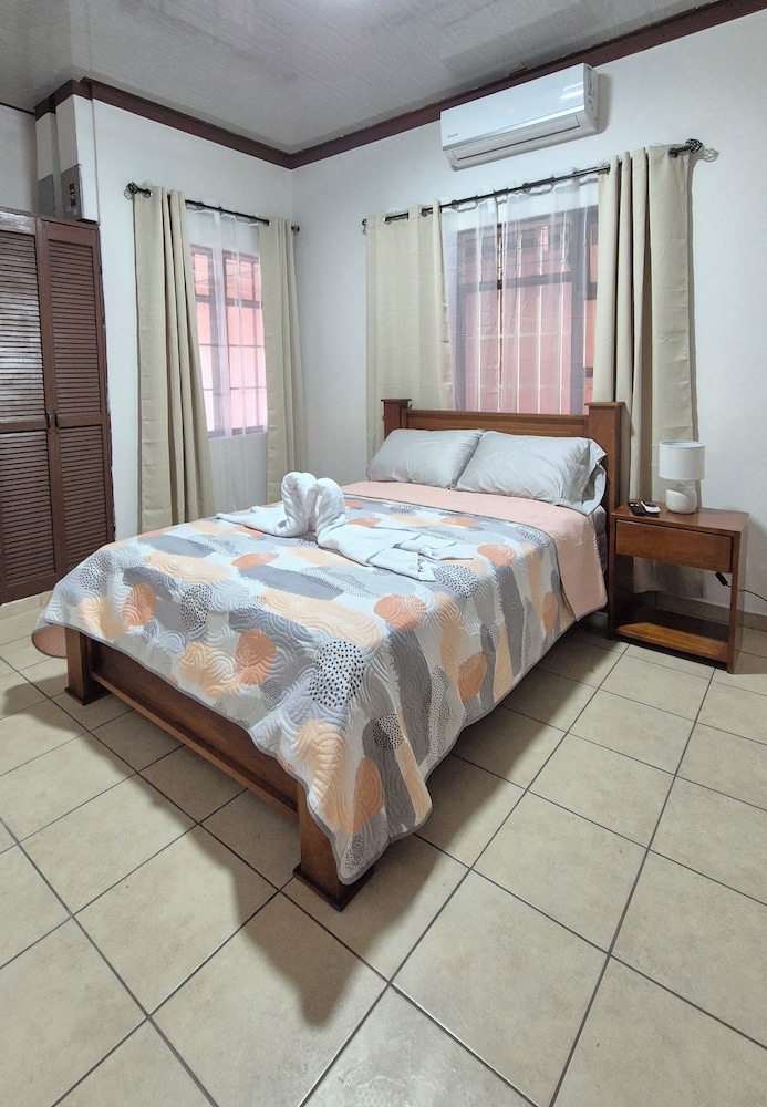 Velaz Guesthouse