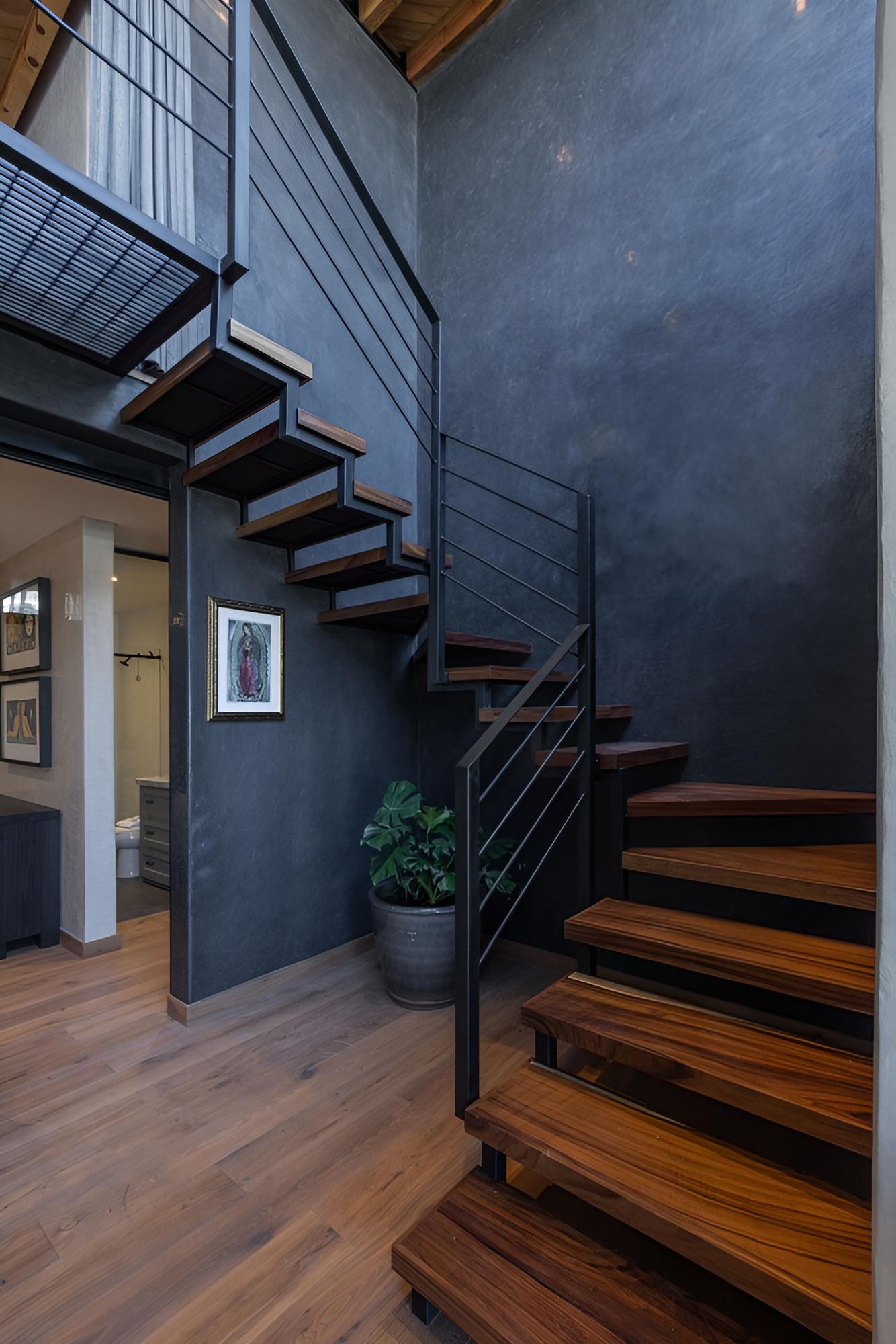 Designer 3-Story Home in San Miguel view 4