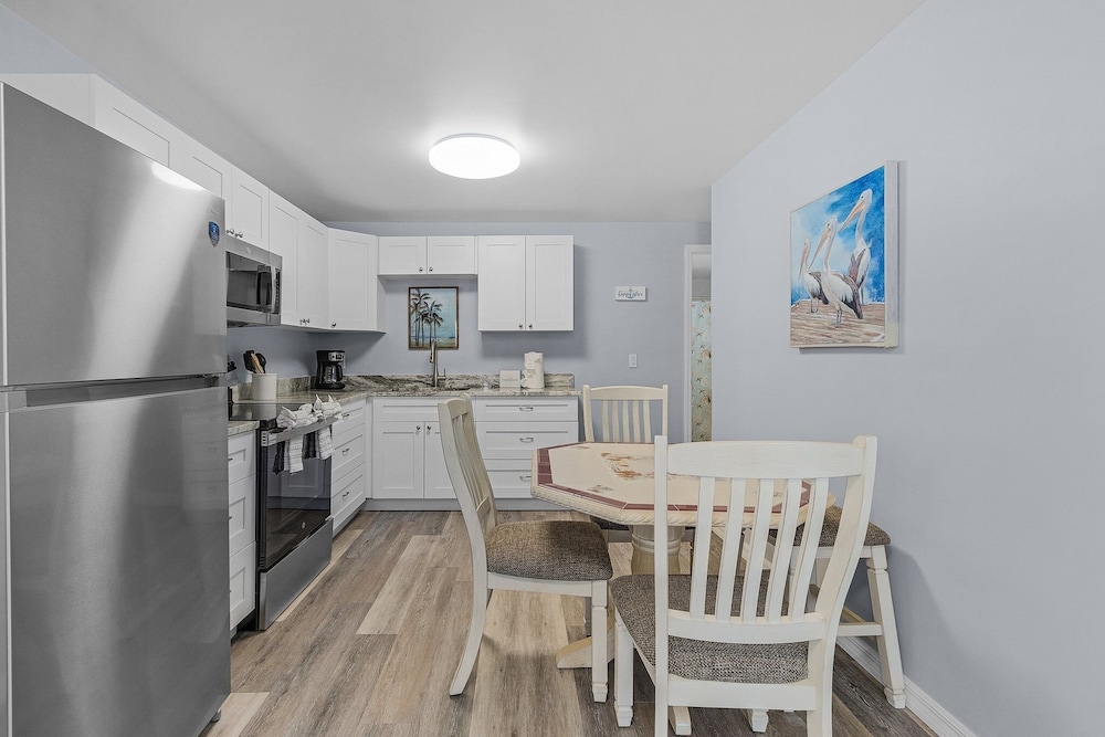 815 Third Street Escape: 2bd Cottage, Close To Restaurants! 2 Bedroom Home