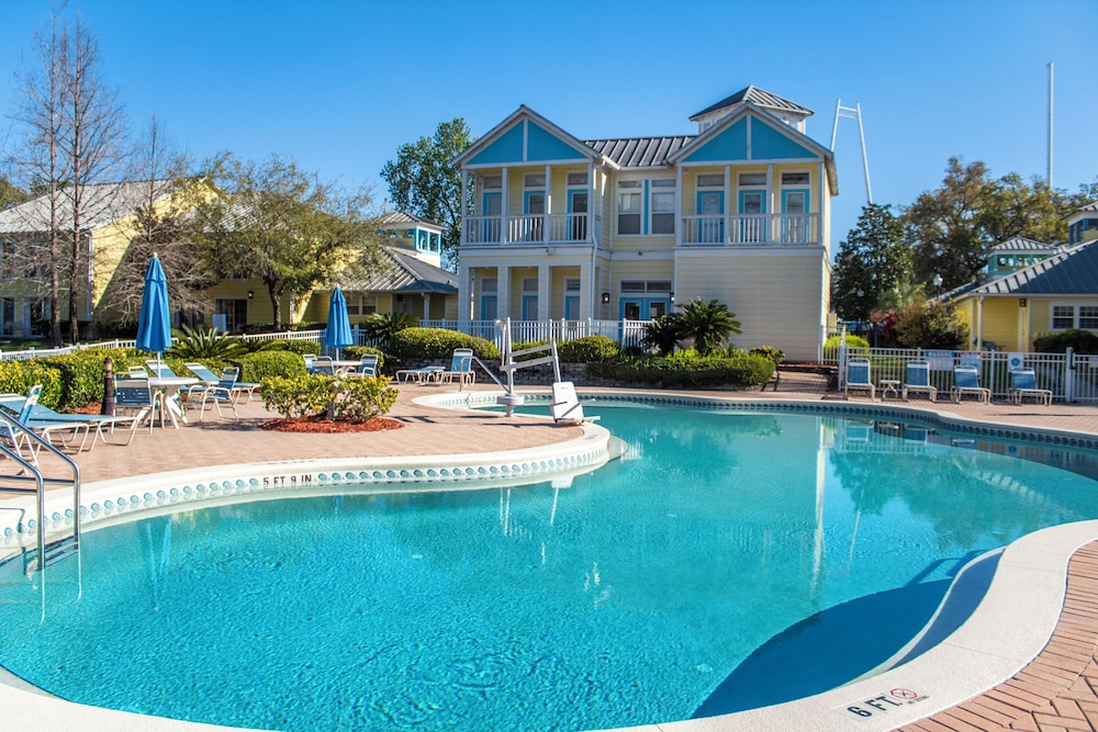 Barefoot'n Resort Kissimmee Orlando