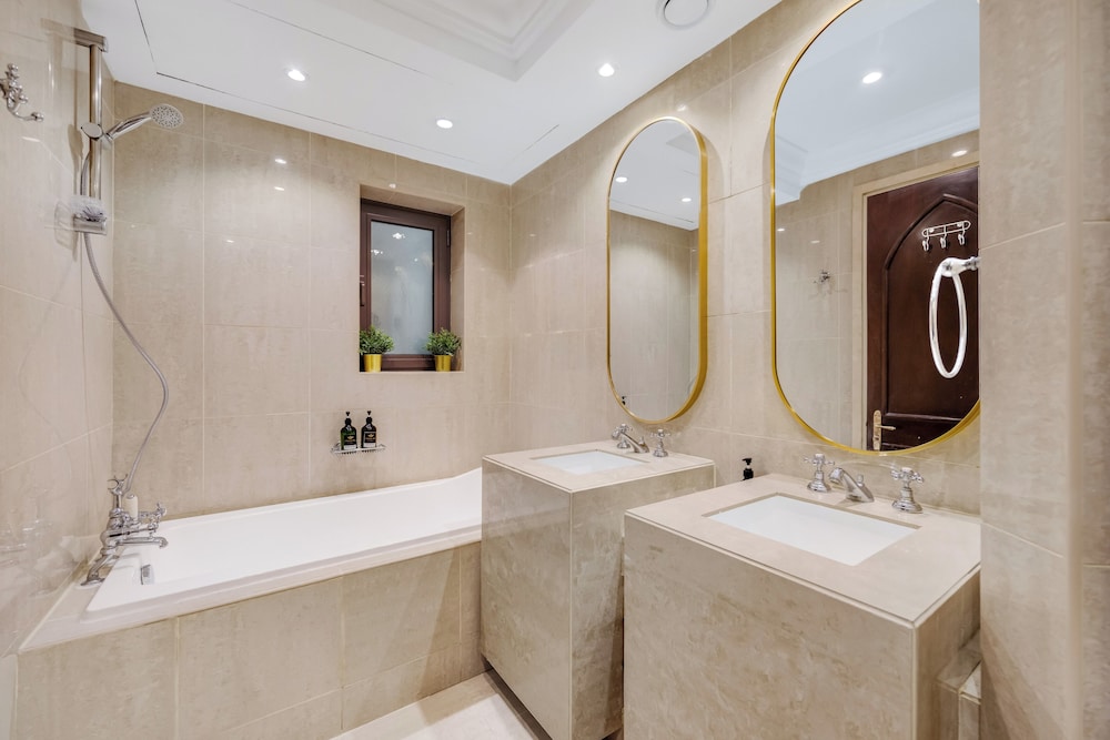 Durrani Homes - Luxe Living at Souk Al Bahar with Burj Khalifa and partial Fountain view