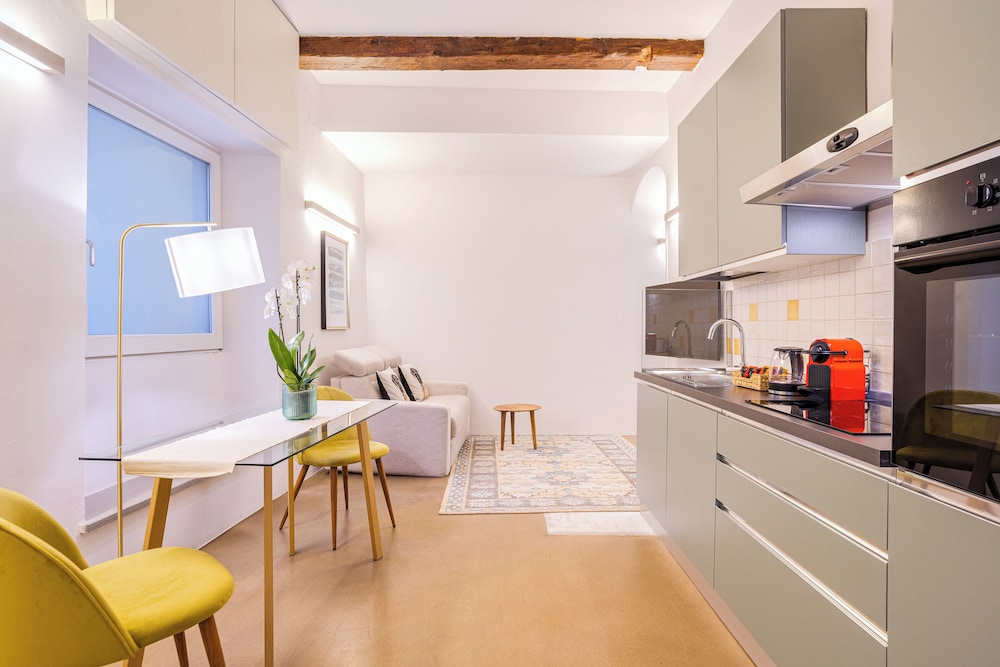 Condotta 16 Apartments