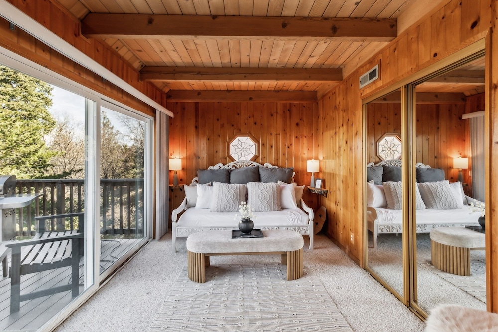 The Volpe Den 3 Bedroom Cabin