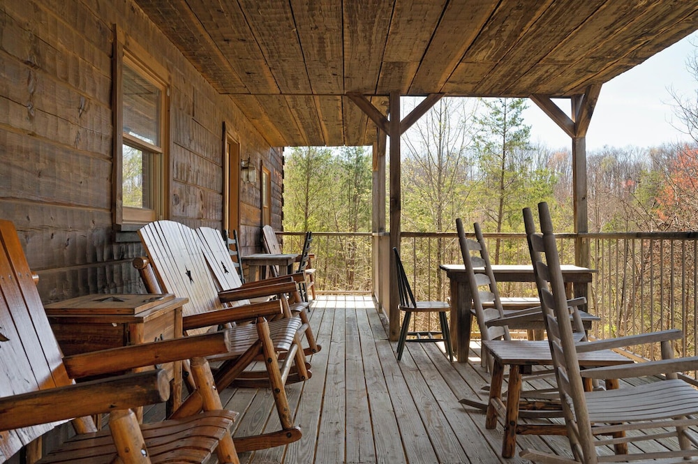 Country Pines Lodge