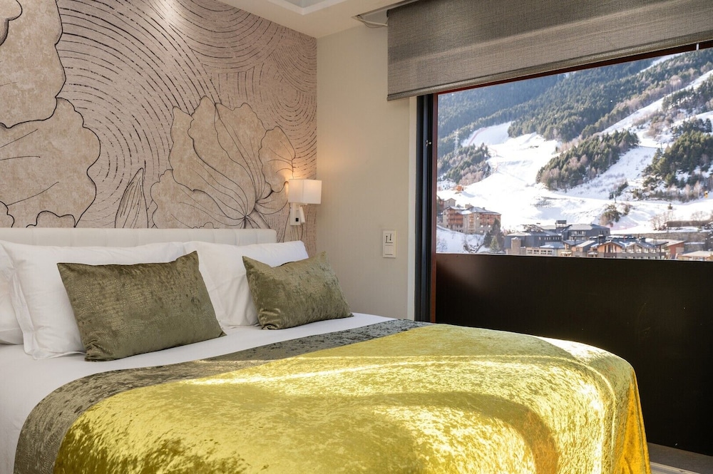 THE MIRROR & SPA by Elegant Residences