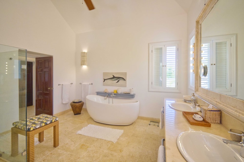 Ocean View Villa Just Minutes From Private Beaches