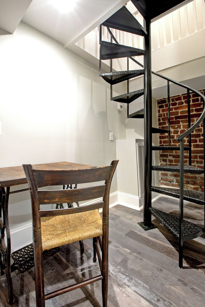 Restored Historic Home 5 BR 4.5 Bath
