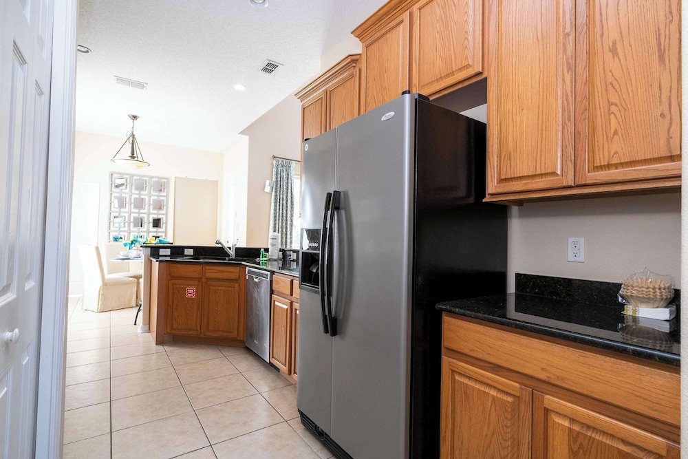 Family Villa w Pool Spa Game Room Near Disney