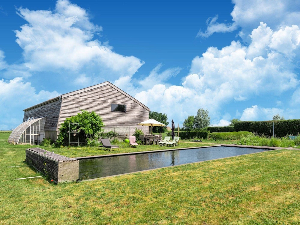 Premium Farmhouse in Nieuwmunster With Pool