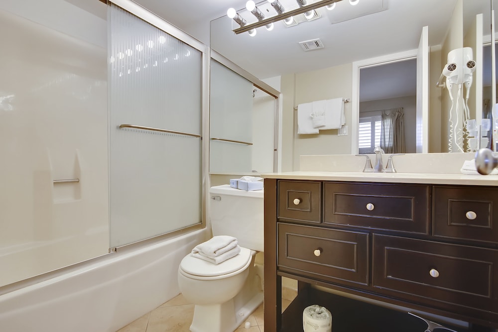 By The Sea Gulf View Deluxe Condo