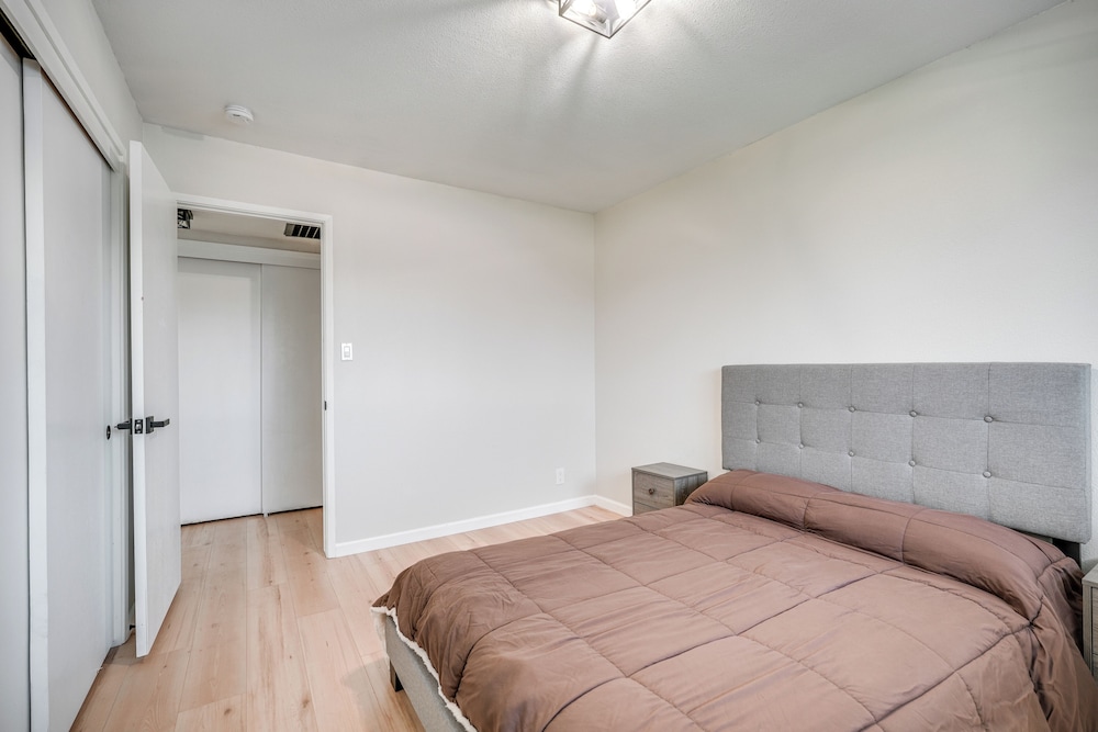 4 Mi to San Joaquin River: Remodeled Home w/ Patio