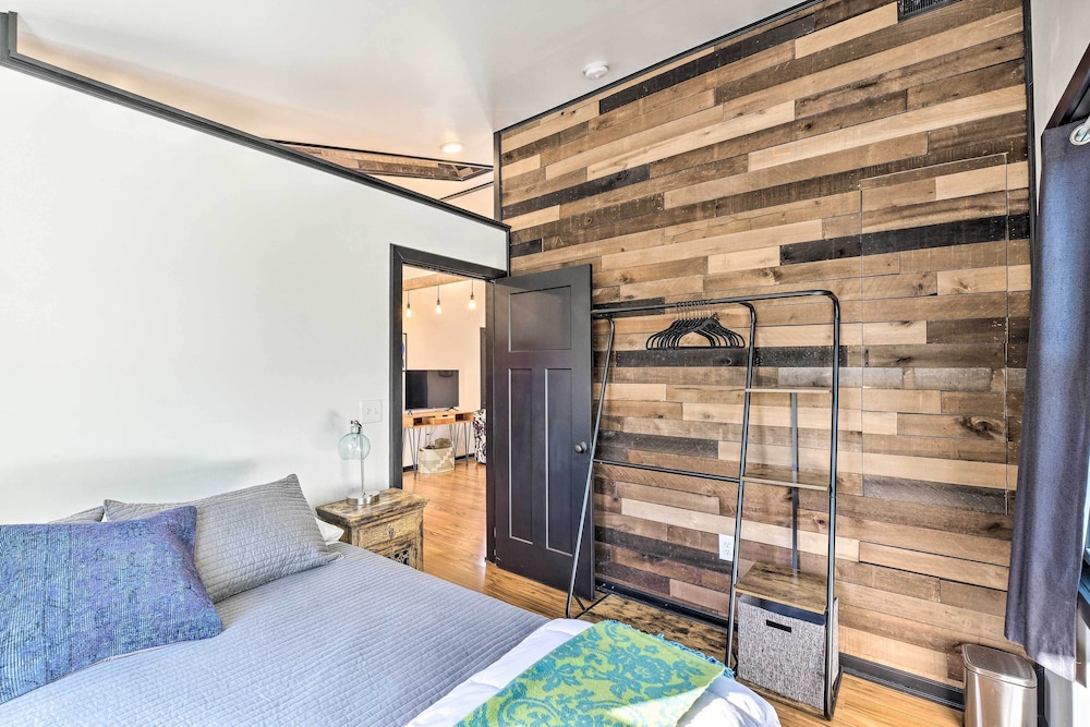 Modern Louisville Apartment w/ Furnished Deck