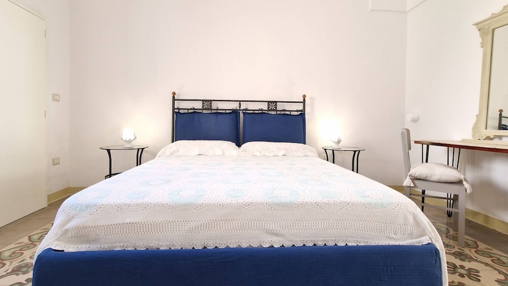 Dimora Maniscalco With Star Vault Ceilings in Matino 2 Bedrooms