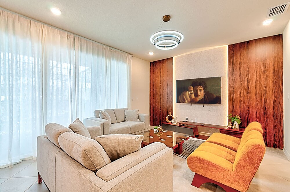 16037 Dream Vacation Family Home 5BD