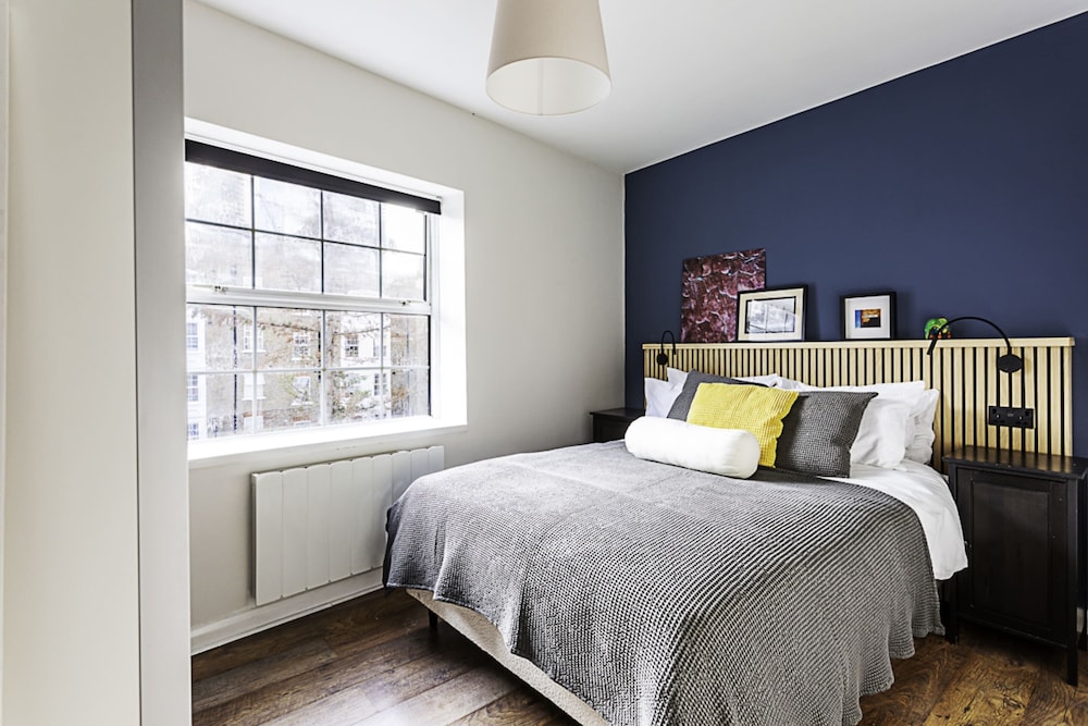 Cozy Aldgate Hideaway