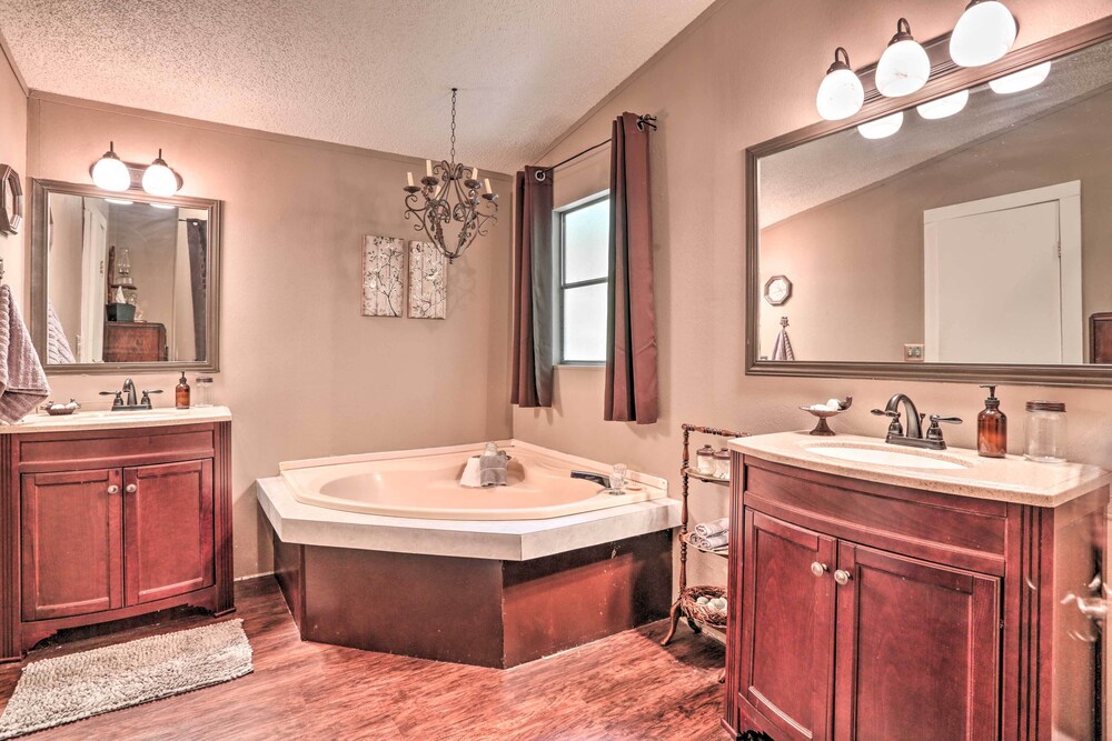 Waterfront Karnack Home w/ Boathouse  Deck! - Property Image 12