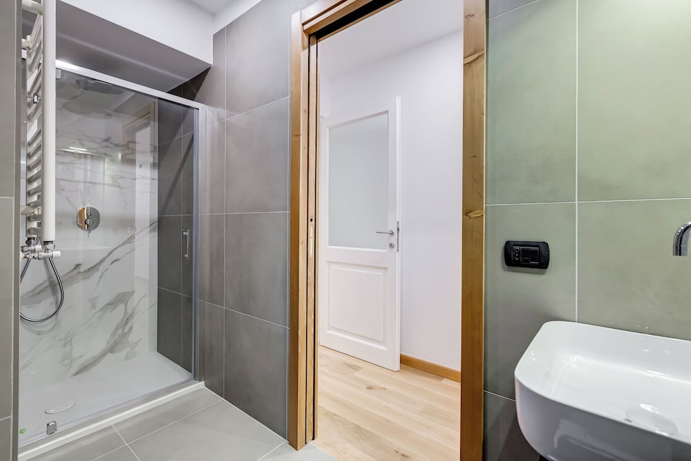 3-Bedroom Home Near Trastevere Station