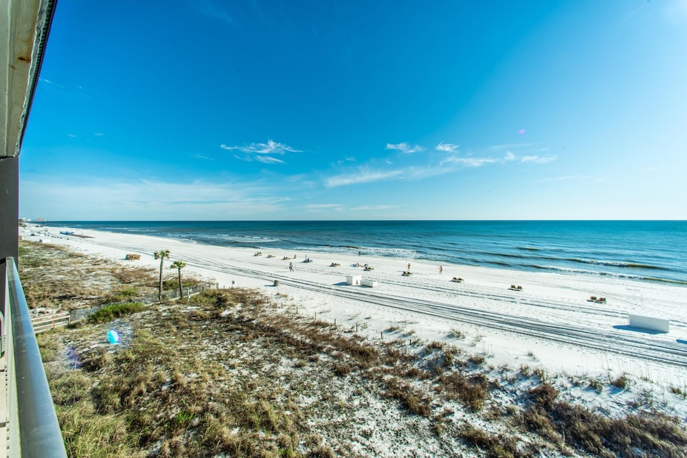 Leeward 308 at Edgewater