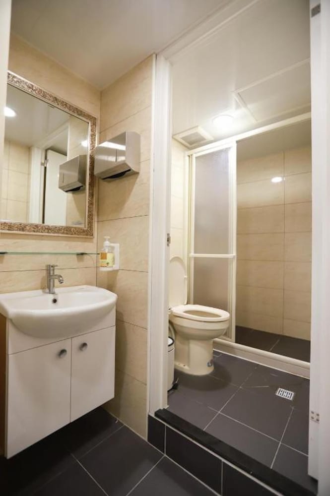 Hula Hotel - Hostel