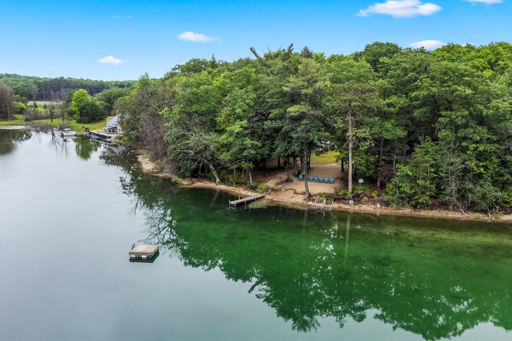 Lakeside Getaway pet Friendly