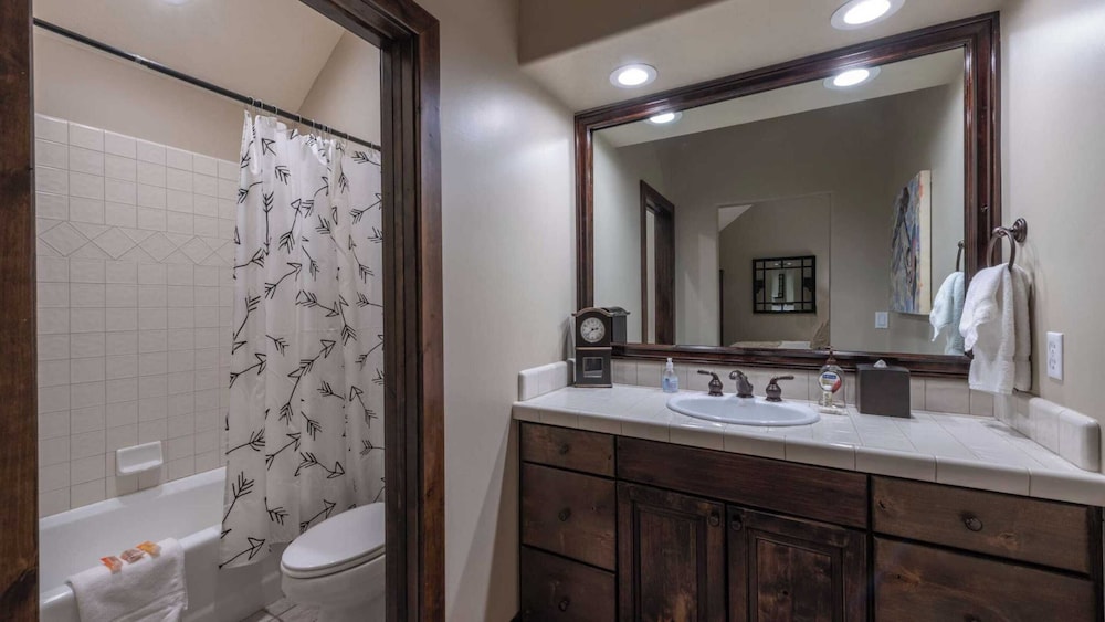 Jupiter Peak by Avantstay Near Deer Valley Base w/ Hot Tub!