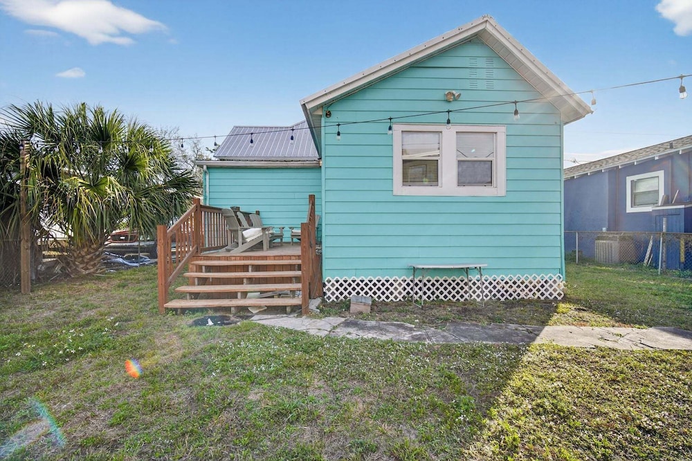 Modern Tampa Home Near Ybor And Downtown 3 Bedroom Home
