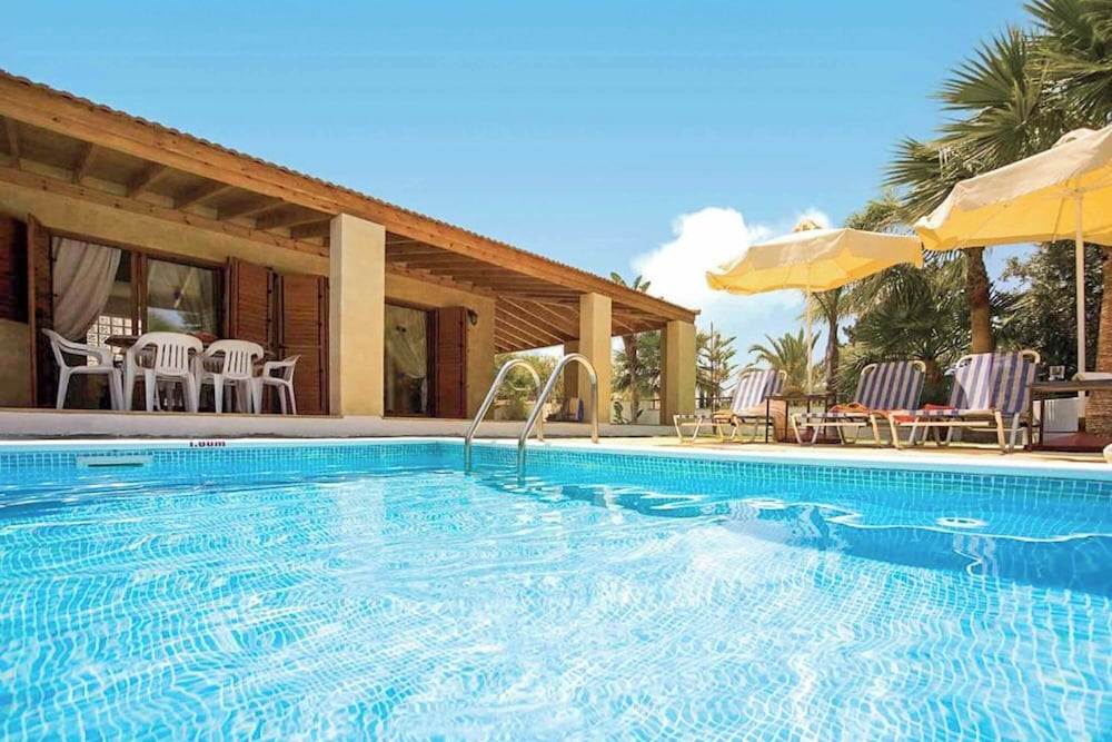 Villa Fostira