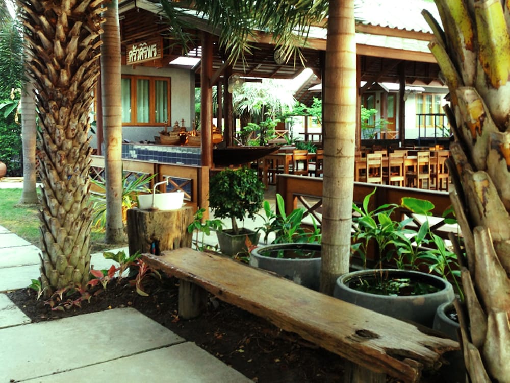 Baan Siriporn Resort