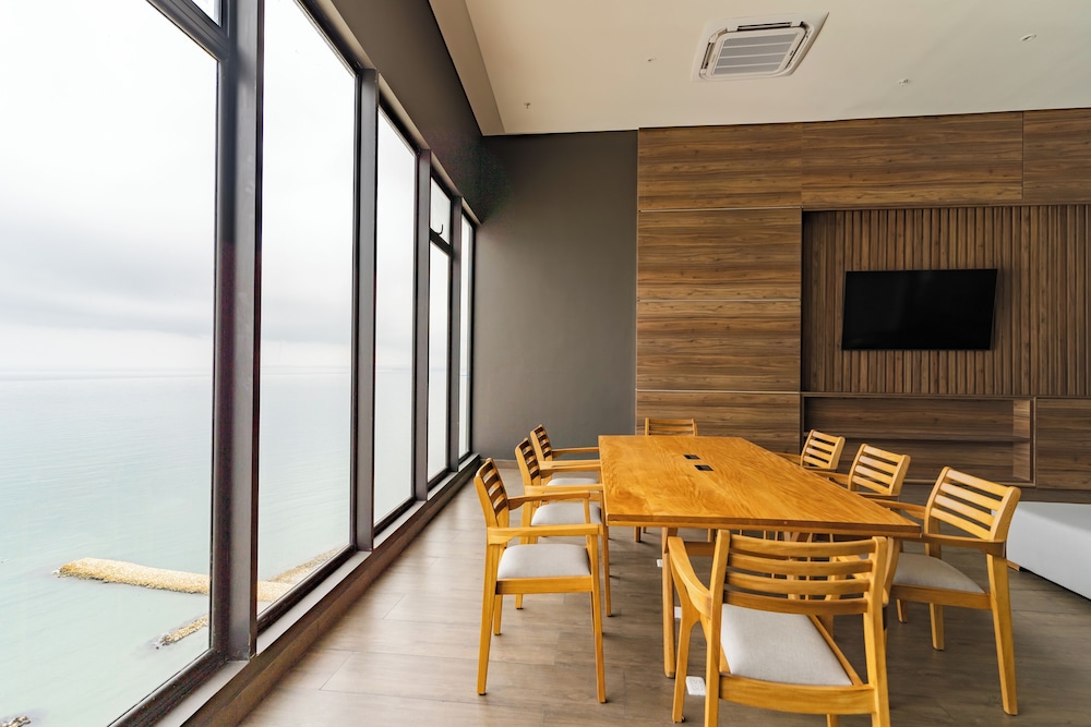 meeting & event spaces