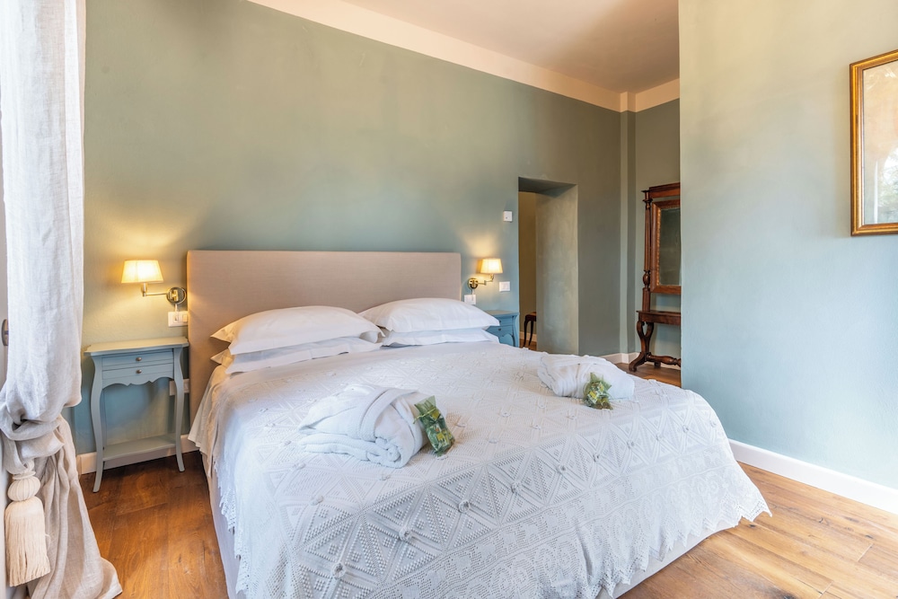 LA ROCCA DI CAMPORGIANO MAISON DU CHARME photo 5