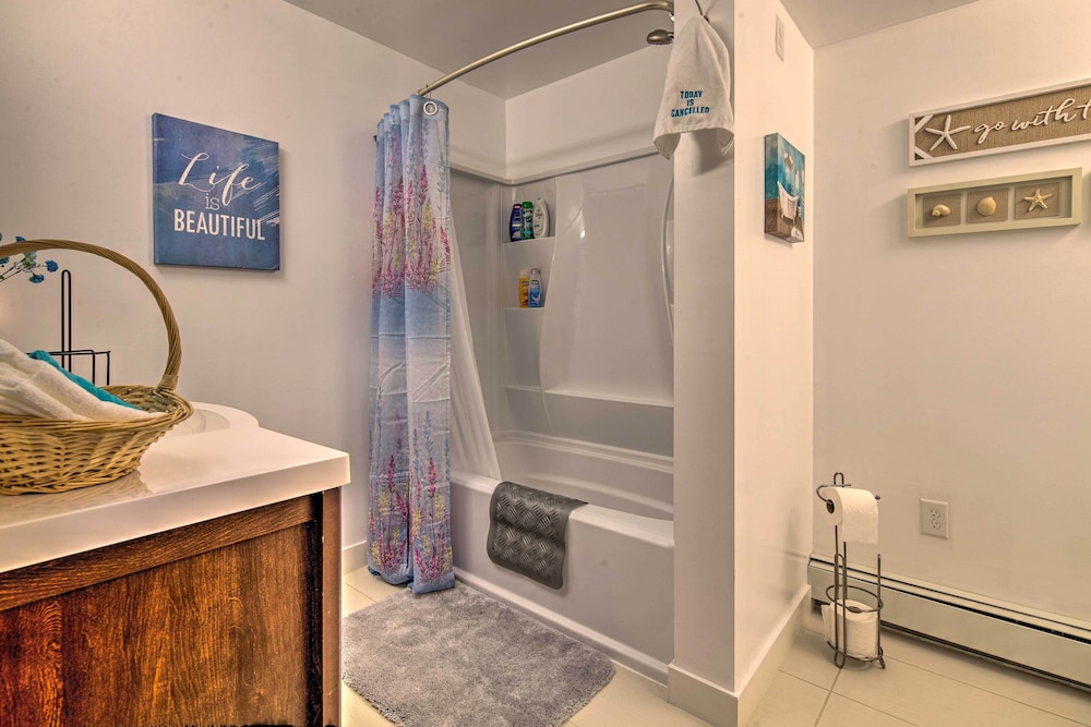 Juneau Vacations - Waterfront House w/ Glacial Views - Near Downtown! - Property Image 3