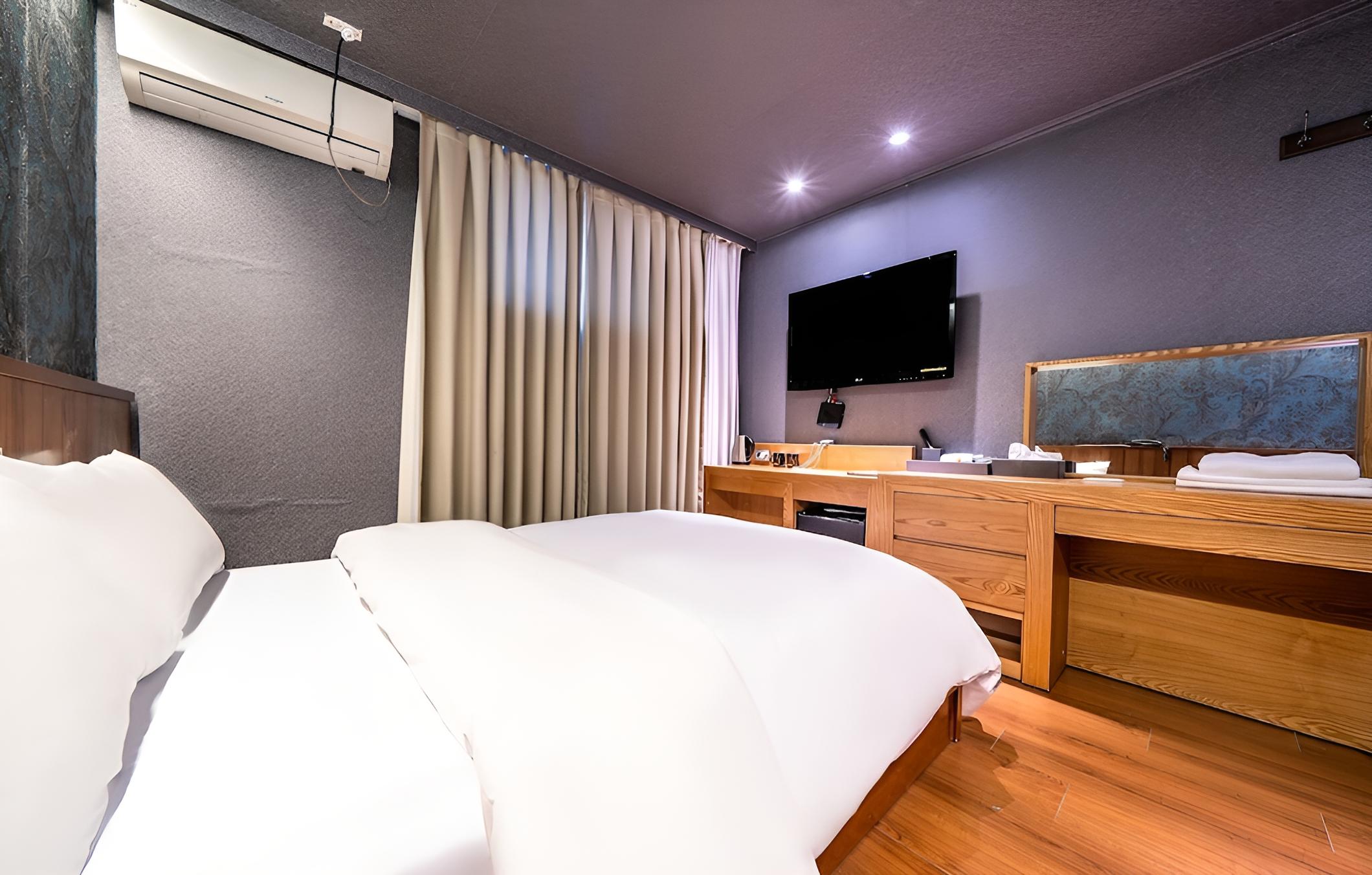 Sadang Hotel The Raum view 3