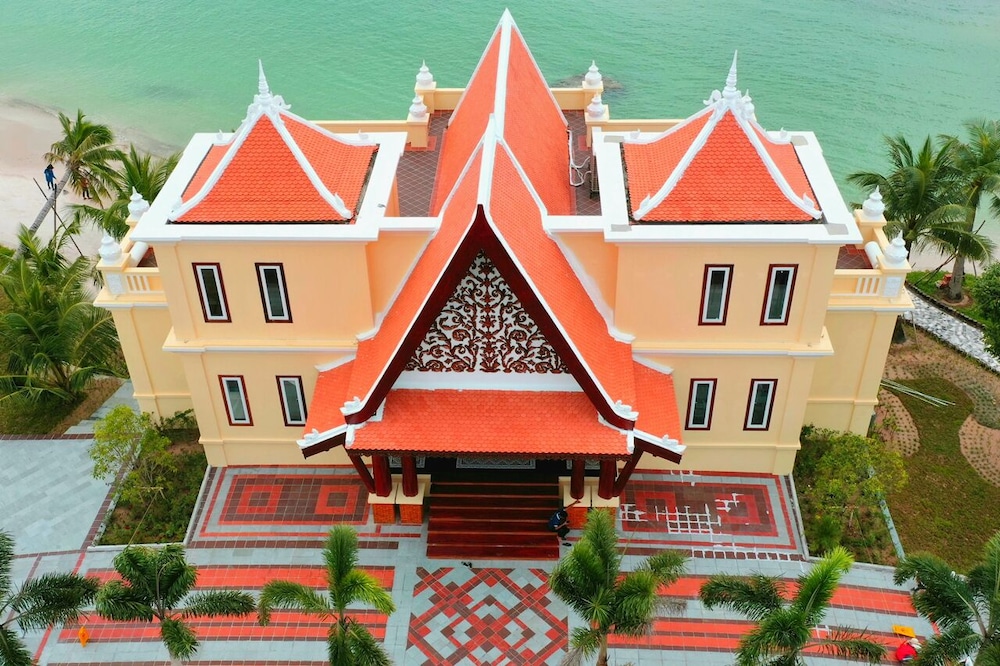 Try Palace Resort Sihanoukville