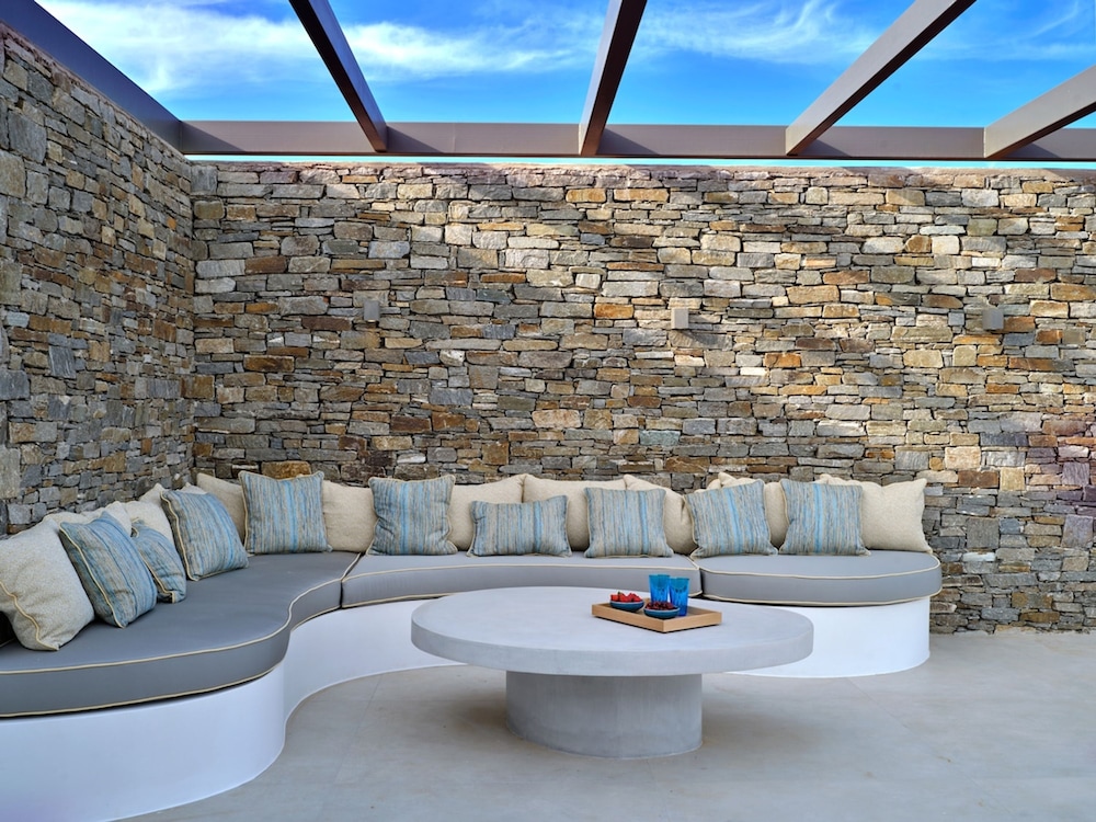 Luxury Villa Serenely