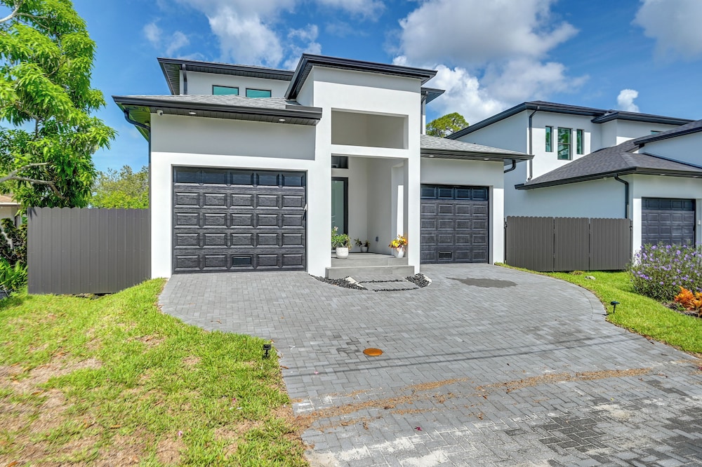 Walk to Celebration Park: Naples Home w/ Pool!