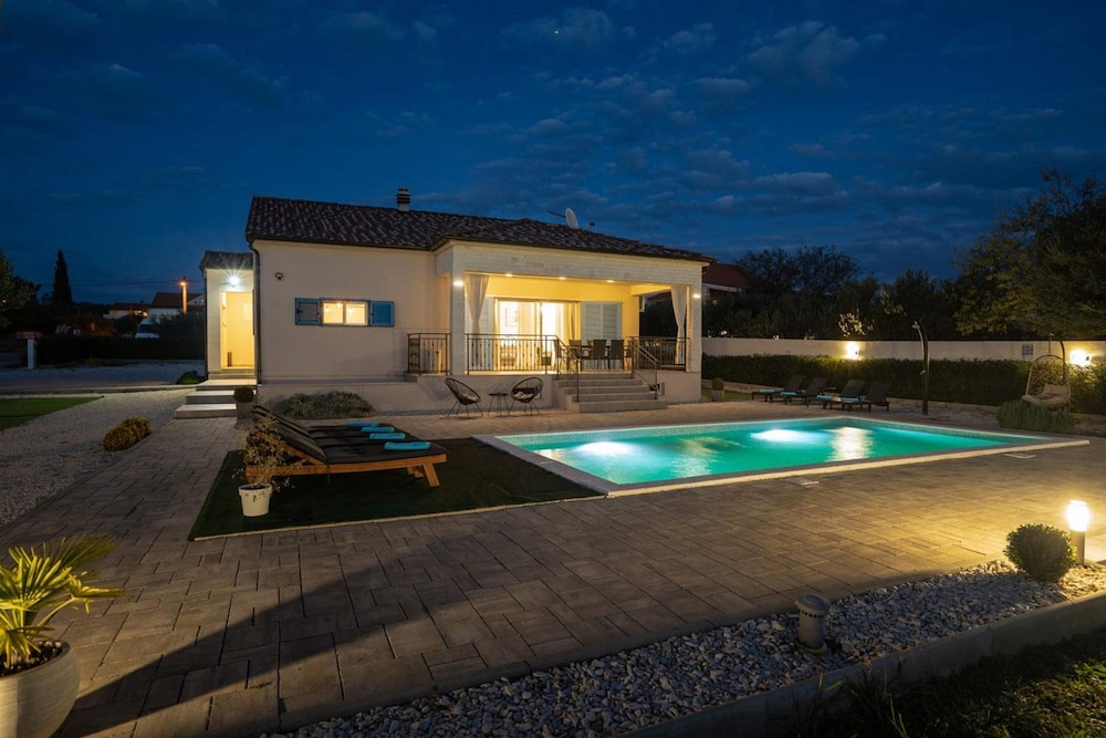 Villa Kamber in Tinj