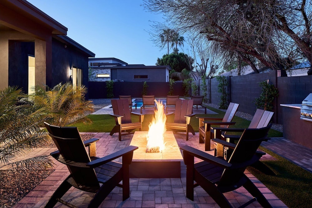 Luxe - Solstice Retreat - Heated Pools - 2 Homes