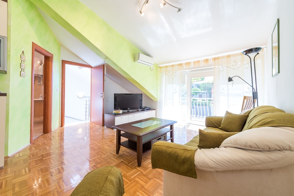 Angela Apartments